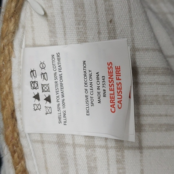 Tommy Bahama NWT Feather Filled Pillow with Truck and Pumpkins Design - Picture 4 of 5